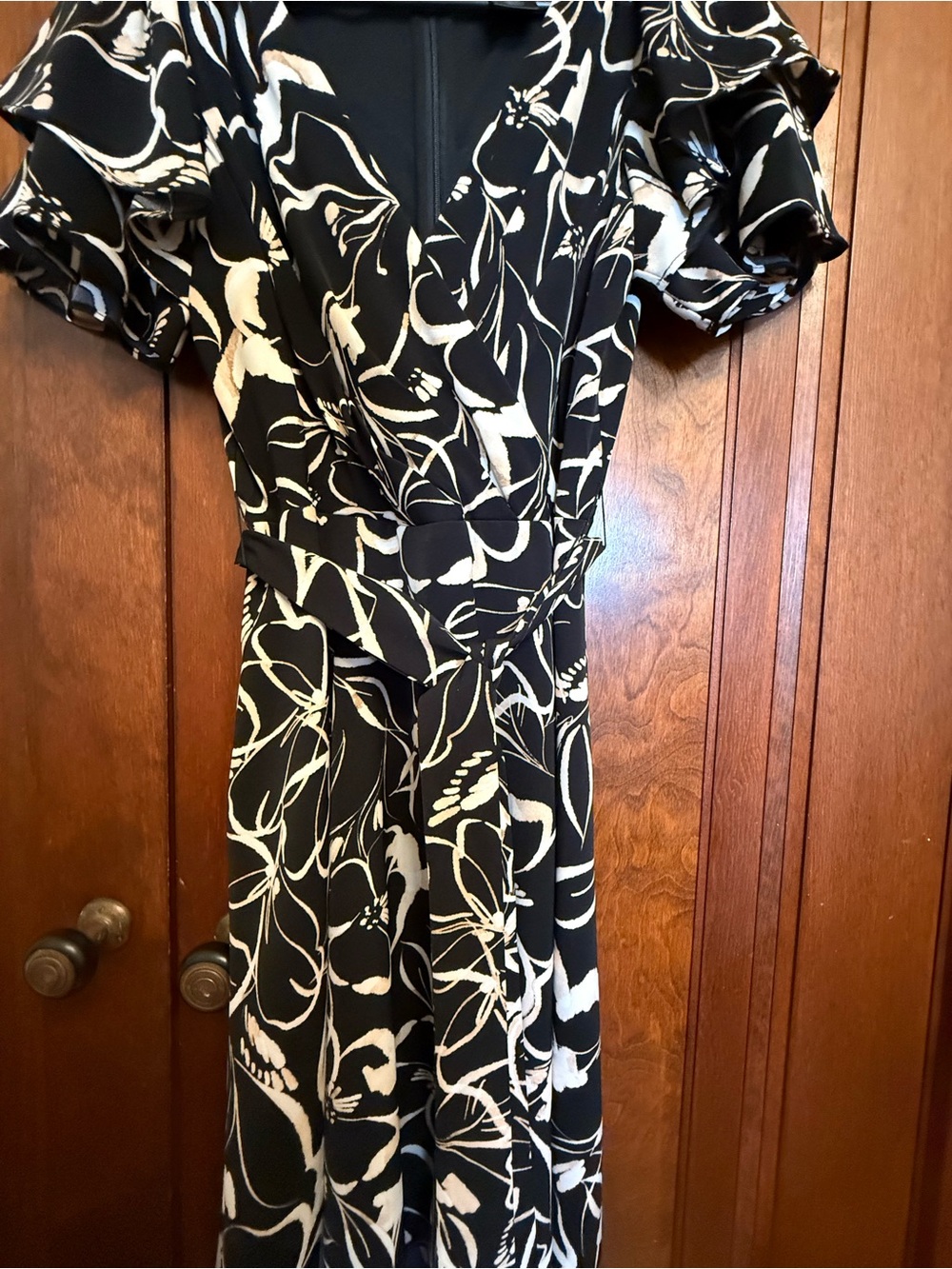 DKNY Floral Wrap Dress Size 8 Black Ivory Ruffle Sleeve Midi Dress